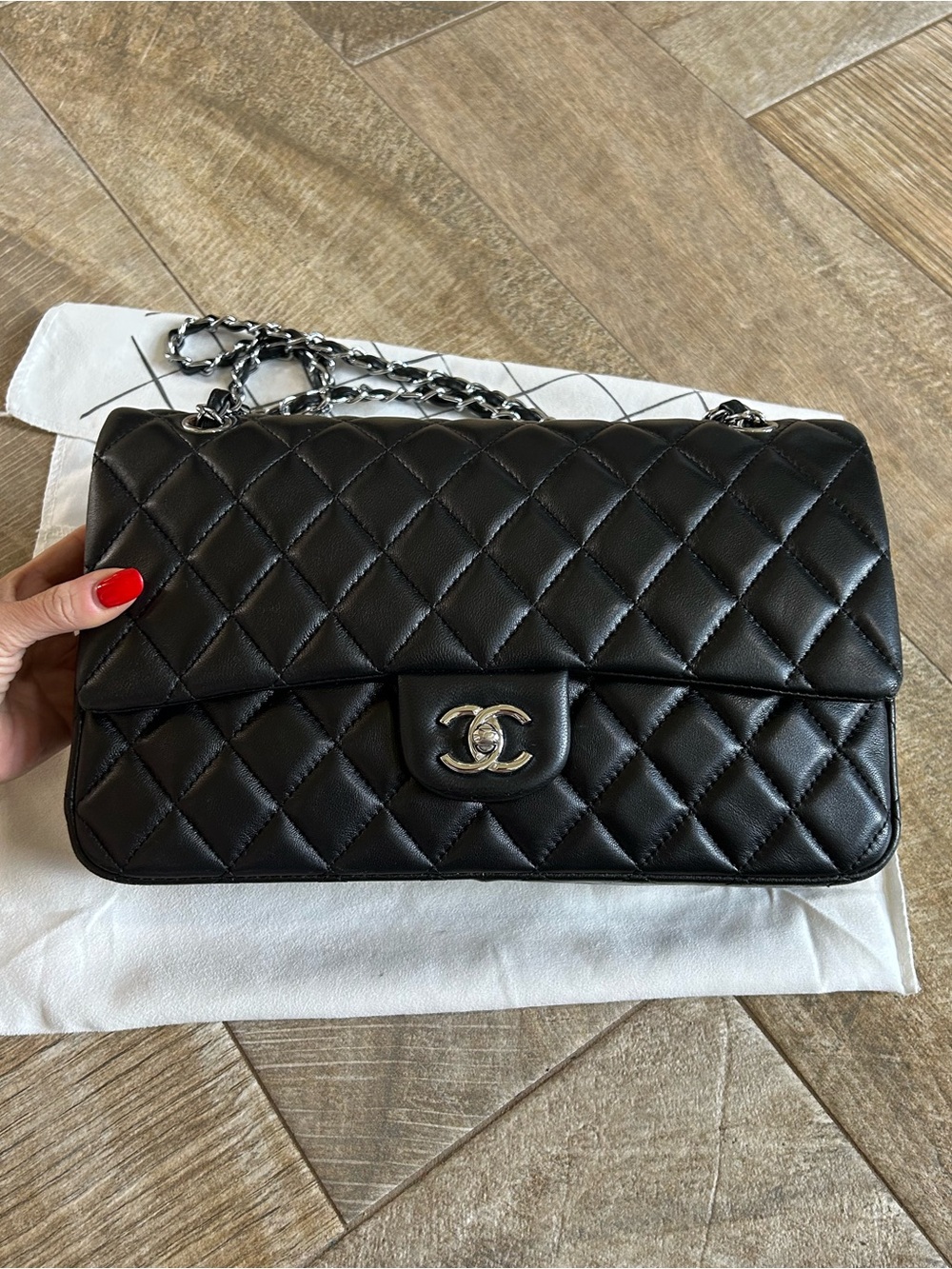 EUC Chanel Classic Flap Lambskin